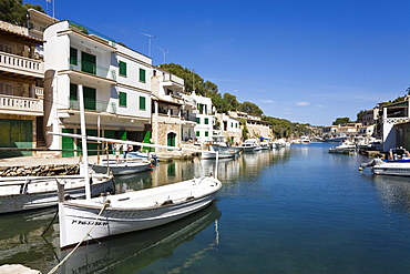 Boats at harbour of Cala Figuera in the sunlight, Mallorca, Balearic Islands, Mediterranean Sea, Spain, Europe