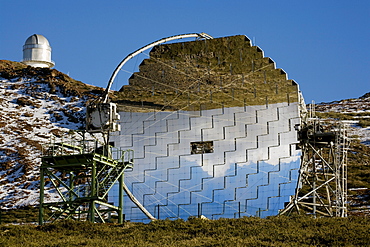 Magic telescope, worlds largest IACT mirror telescope, Imaging Atmospheric Cherenkov Telescope, 17m diameter, Observatorio Astrofisico, astronomy, astrophysics, observatory, Roque de los Muchachos, Caldera de Taburiente, La Palma, Canary Islands, Spain, Europe