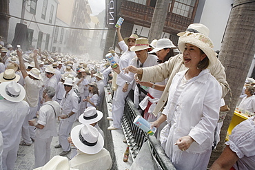 Talcum powder battle, local festival, revival of the homecoming for emigrants, Fiesta de los Indianos, Santa Cruz de La Palma, La Palma, Canary Islands, Spain, Europe