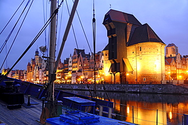 View from the Bleihof island to the Krangate in the evening, Rechtstadt, Gdansk, Poland, Europe