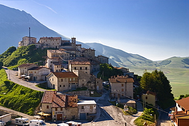 Village Castelluccio, Piano Grande, Monti Sibillini Nationalpark, Italy