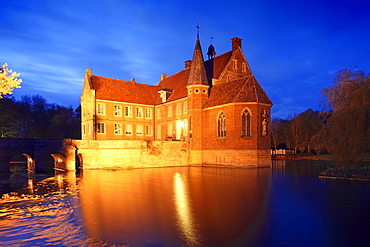 Huelshoff castle, Havixbeck, Muensterland, North Rhine-Westphalia, Germany