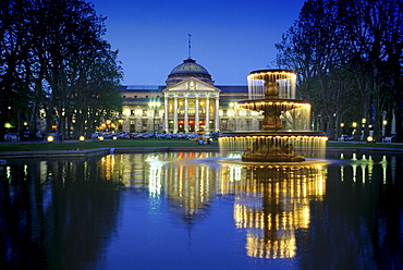 Fountain in front of the Spa hotel, Wiesbaden, Rhine river, Hesse, Germany