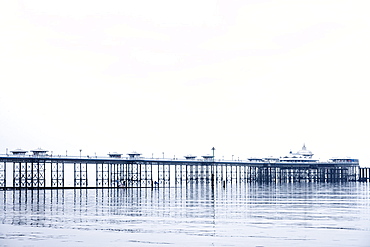 View of the 670 meters long Victorian pier, the most prominent landmark of the seaside resort town of Llandudno, Conwy County Borough, Wales, Great Britain, United Kingdom, UK, Europe