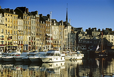 Boats at old harbour Vieux Port in the sunlight, Honfleur, Normandy, France, Europe