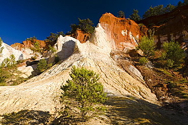 Colorado Provencal, rocks of ochre under a blue sky, Rustrel, Vaucluse, Provence, France