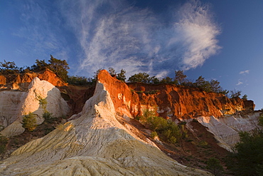 Colorado Provencal, rocks of ochre under a blue sky, Rustrel, Vaucluse, Provence, France