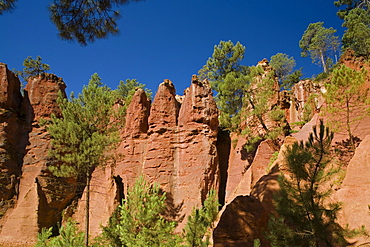 Ochre quarry in the sunlight, Roussillon, Vaucluse, Provence, France