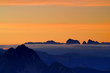 view to Dolomites with Iffinger Spitze, Piz Boe, Langkofel, Fuenffingerspitze and Plattkofel, Spronser Joch, Texelgruppe range, Oetztal range, South Tyrol, Italy