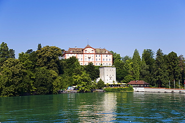 View over lake Constance to Mainau island with Castle of the Teutonic Order, Mainau island, Baden-Wurttemberg, Deutschland