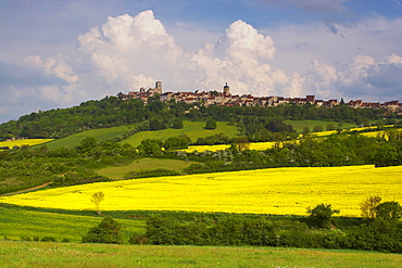 View at VâˆšÃ‰Â¬Â©zelay with St. Madelaine, The Way of St. James, Roads to Santiago, Via Lemovicensis, Chemins de Saint-Jacques, Dept. Yonne, RâˆšÃ‰Â¬Â©gion Bourgogne, Burgundy, France, Europe