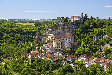 View of Rocamadour, The Way of St. James, Roads to Santiago, Chemins de Saint-Jacques, Via Podiensis, Dept. Lot, RâˆšÃ‰Â¬Â©gion Midi-PyrâˆšÃ‰Â¬Â©nâˆšÃ‰Â¬Â©es, France, Europe