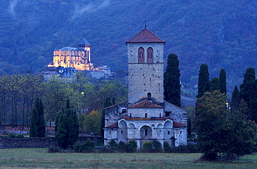 Eglise Saint Just at Valcabrere and Ancienne Cathedrale Notre Dame, The Way of St. James, Chemins de Saint Jacques, Chemin du PiâˆšÃ‰Â¬Â©mont PyrâˆšÃ‰Â¬Â©nâˆšÃ‰Â¬Â©en, Dept. Haute-Garonne, RâˆšÃ‰Â¬Â©gion Midi-PyrenâˆšÃ‰Â¬Â©es, France, Europe