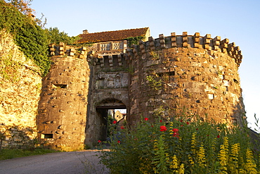 Porte Neuve in the evening light, The Way of St. James, Chemins de Saint-Jacques, Via Lemovicensis, VâˆšÃ‰Â¬Â©zâˆšÃ‰Â¬Â©lay, Dept. Yonne, Burgundy, France, Europe