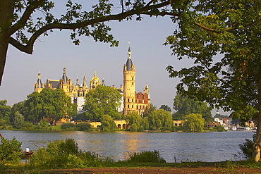 castle of Schwerin, lake of Schwerin, Mecklenburgische Seenplatte, Mecklenburg-Vorpommern, Germany, Europe