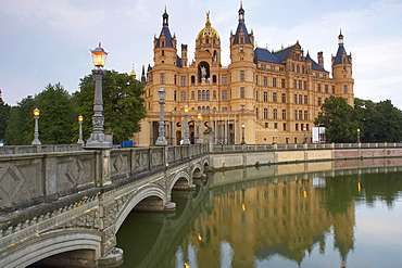 castle of Schwerin, lake of Schwerin, Mecklenburgische Seenplatte, Mecklenburg-Vorpommern, Germany, Europe