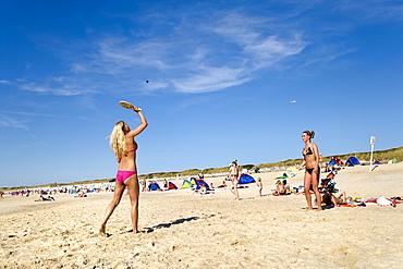 Women playing beach tennis, Westerland, Sylt Island, Schleswig-Holstein, Germany