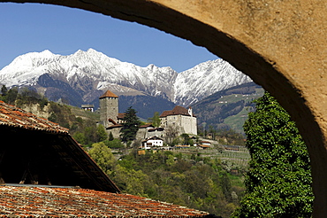 View at Tyrol castle in front of snow covered mountains, Burggrafenamt, Etsch valley, South Tyrol, Italy, Europe