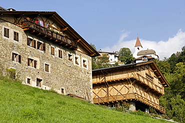 Farmhouse with hay barn, Voelser Aicha, Oachner trails, Voels am Schlern, Fie allo Sciliar, South Tyrol, Italy