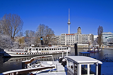 Old Harbour in winter, Heinrich Zille boat, Alex in winter, Berlin, Germany