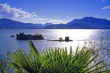 The islands Castelli di Cannero in the sunlight, Lago Maggiore, Piedmont, Italy, Europe