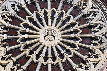 ornamented window, San Lorenzo nella Cattedrale, Piazza Dante Alighieri, Grosseto, Tuscany, Italy