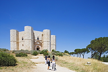 Castel del Monte, built 1240-50 by the holy roman emperor Frederick II., Andria, Puglia, Italy