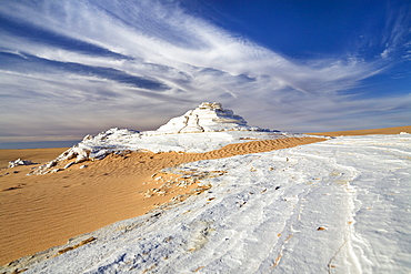 Gypsum in sanddunes, Erg Murzuk, libyan desert, Libya, Sahara, North Africa