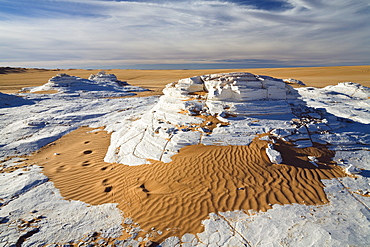 Gypsum in sanddunes, Erg Murzuk, libyan desert, Libya, Sahara, North Africa