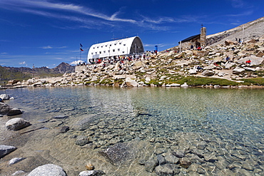 Mountain hut Rifugio Vittorio Emanuele II, Gran Paradiso Nationalpark, Aosta valley, Italy