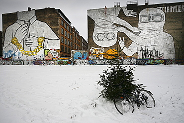 Wall painting on the side of a building, Kreuzberg, Berlin, Germany