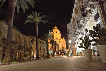 The illuminated church San Giorgio at night, Ragusa Ibla, Province Ragusa, Sicily, Italy, Europe