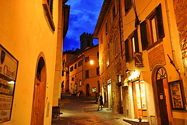 Alley in the old town in Radda in the evening, Chianti, Tuscany, Italy, Europe