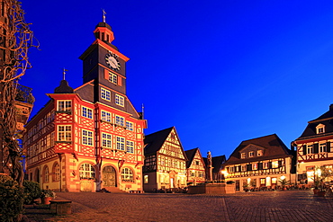 Illuminated market square with town hall and market fountain, Heppenheim, Hessische Bergstrasse, Hesse, Germany