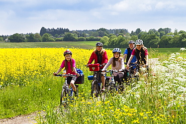 Cycling tour, Isar Cycle Route, Strasslach-Dingharting, Upper Bavaria, Germany