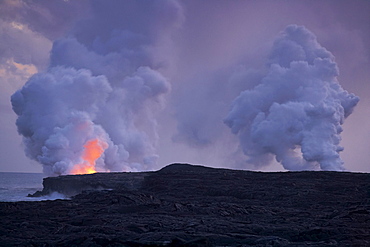 Smoking craters at the coast in the evening, Chain of Craters Road, Pu'u 'O'o, Big Island, Hawaii, USA, America