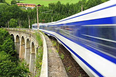 Train passing Wagnergraben-viaduct, Semmering railway, UNESCO World Heritage Site Semmering railway, Lower Austria, Austria