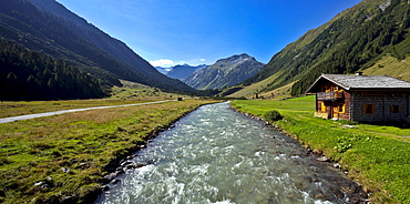 Panorama view in Krimmler Achental with Krimmler Tauernhaus, Salzburger Land, Austria