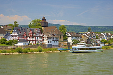 Spay, Shipping on the river Rhine, Koeln-Duesseldorfer, Mittelrhein, Rhineland-Palatinate, Germany, Europe