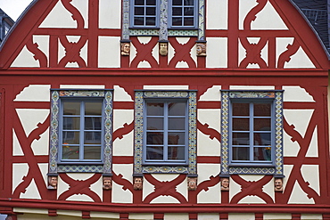 Market place at Kirchberg, Half-timbered house, build in 1752 (Schwanen-Apotheke), Detail, Hunsrueck, Rhineland-Palatinate, Germany, Europe