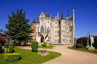 Episcopal Palace, Palacio Episcopal, Astorga, 19th century, architect Antoni Gaudi, Modernismo, Modernism, Art Nouveau, Camino Frances, Way of St. James, Camino de Santiago, pilgrims way, UNESCO World Heritage, European Cultural Route, province of Leon, Old Castile, Castile-Leon, Castilla y Leon, Northern Spain, Spain, Europe