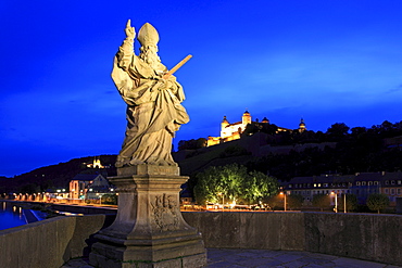 View from the old Main bridge to Marienberg castle, Wuerzburg, Main river, Franconia, Bavaria, Germany