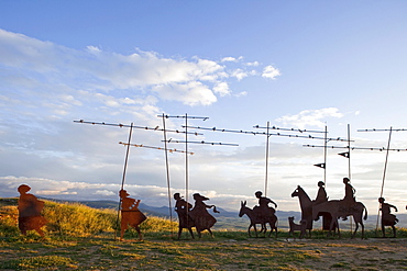 Iron sculptures in barren landscape, Alto del Perdon, Sierra del Perdon, Province of Navarra, Northern Spain, Europe