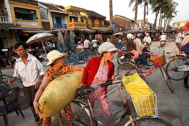 Street scenery near harbor, Hoi An, Annam, Viertnam