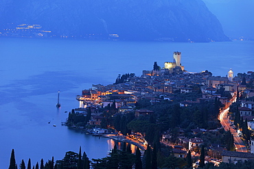 Panorama, Evening mood, Scaliger Castle, Malcesine, Lake Garda, Veneto, Italy