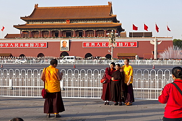 Tibetan monks and nuns on Tiananmen Square, taking pictures, Gate of Heavenly Peace, Mao Zedong, Beijing, People's Republic of China