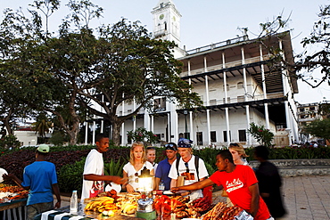 People at the night market at Forodhani Gardens, Stonetown, Zanzibar City, Zanzibar, Tanzania, Africa