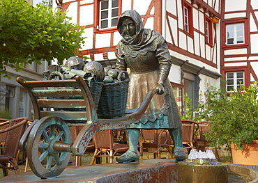 Alter Markt (Old Market) with well, Northern part of Eifel, Euskirchen, North Rhine-Westphalia, Germany, Europe