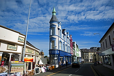 Shops and restaurants in the centre of Caernarfon, Wales, UK