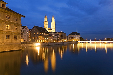 Switzerland, Zurich, Town Hall, Grossmunster at river Limmat